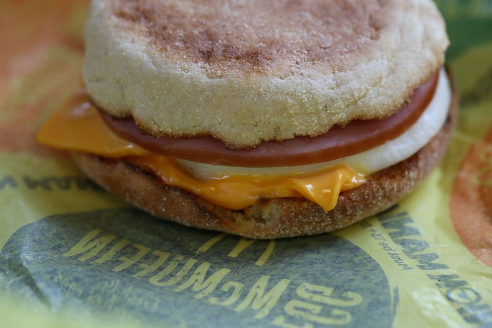 McDonald’s lanza una receta para preparar su icónico McMuffin en casa