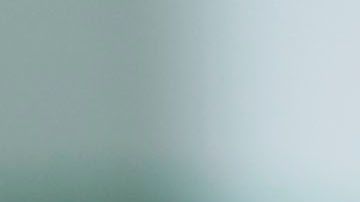 El mazo de un juez reposa sobre un escritorio, símbolo de impartición de justicia.