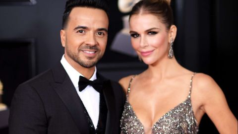 Luis Fonsi junto a su esposa Águeda López.