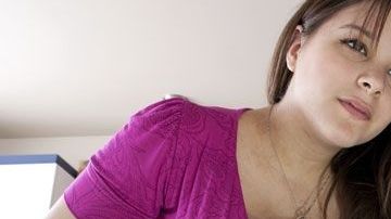 Si una embarazada cuenta con los síntomas, debe informar a su médico pero no acudir al consultorio para no poner en riesgo a otras pacientes.