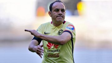 Cuauhtémoc Blanco hizo gala de varios goles de espalda en la Liga MX, (Foto: Imago7/Hugo Avila)