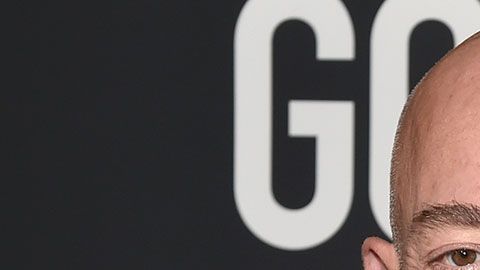 Jeff Bezos tiene la mayor parte de su fortuna por las acciones de Amazon.