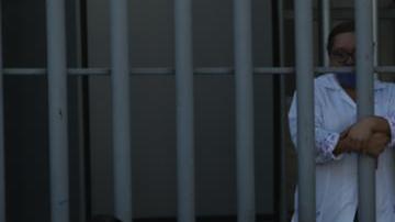 Personal médico protesta por falta de equipo de protección.