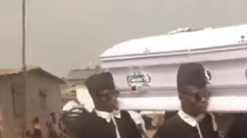 En Ghana se gasta más por los funerales que en las bodas.