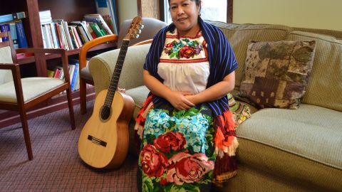 María Marquez miembro de la comunidad Purépecha en West Chicago, en Illinois. (Belhú Sanabria / La Raza)