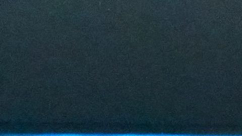 Fenómeno de bioluminiscencia en la playa.