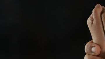 Abusaba de jovenes indocumentados que estaban en el albergue.