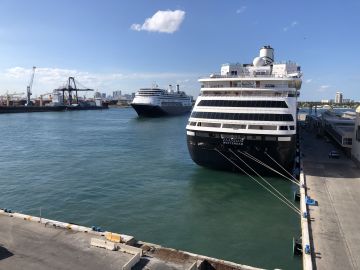 Los cruceros Zaandam y Rotterdam ya atracaron en Puerto Everglades, al norte de Miami.