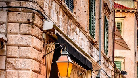 112087059_gettyimages-638546398