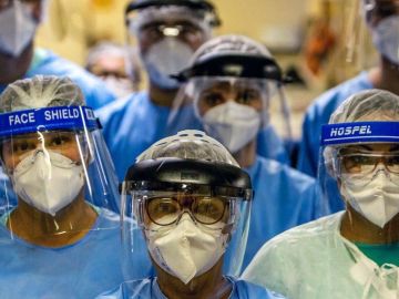 Los médicos están en la primera línea de batalla frente al coronavirus en América Latina.