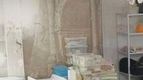 35 bebés de diferentes nacionalidades se encuentran varados en un cuarto de hotel en Kiev, Ucrania.