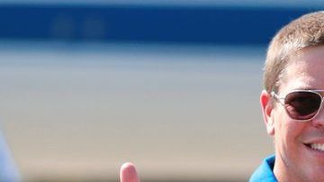 Bob Behnken (izquierda) y Doug Hurley (derecha) llegan a Florida el 20 de Mayo para preparar el lanzamiento.