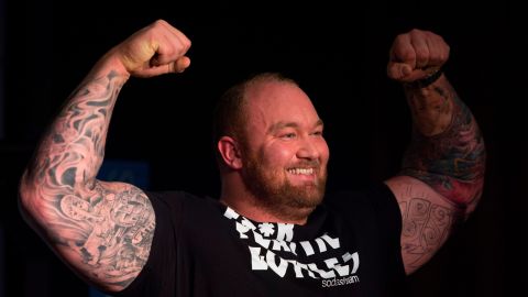 Hafthor Björnsson es famoso por su papel de “La Montaña” en Game Of Thrones y por su brutal récord de 501 kg en levantamiento de peso muerto.