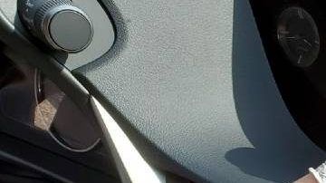 Recuerda siempre usar un cubrebocas y guantes a la hora de realizar la limpieza de tu automóvil.