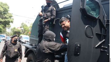 El sujeto circulaba en un auto blindado cerca del aeropuerto internacional de Ciudad de México.