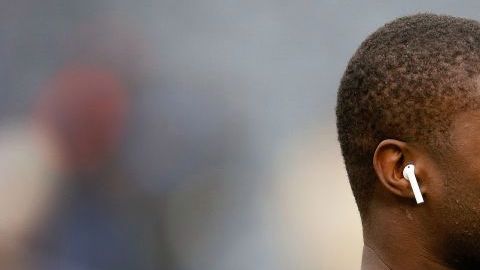 Roquan Smith entrenando con los Chicago Bears.