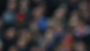 Brandon Williams en un partido con el Manchester United.
