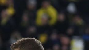 Kylian Mbappe y Erling Haaland saludándose previo a un partido de Borussia Dortmund vs. Paris Saint-Germain.