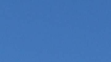 El gobierno estadounidense ya había prohibido acceso a solicitantes de asilo e indocumentados.