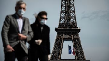 Francia París desconfinamiento coronavirus Zara distanciamiento social video viral metro mascarillas