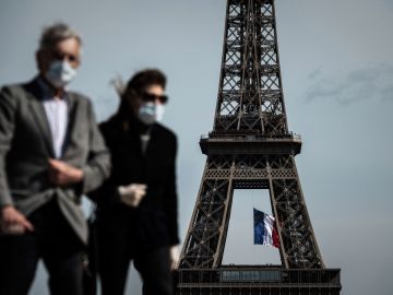 Francia París desconfinamiento coronavirus Zara distanciamiento social video viral metro mascarillas