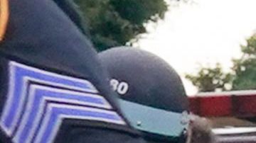 Agentes de NYPD arrestan a una manifestante en Brooklyn el 30 de de mayo de 2020.