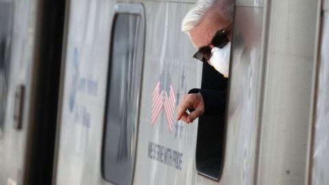 Se añadirán más vagones a los trenes del LIRR.