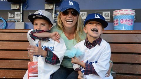 Britney Spears con sus hijos Sean y Jayden en el año 2013.