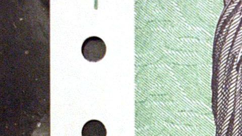Los cheques comenzarán a llegar a mediados de mayo.