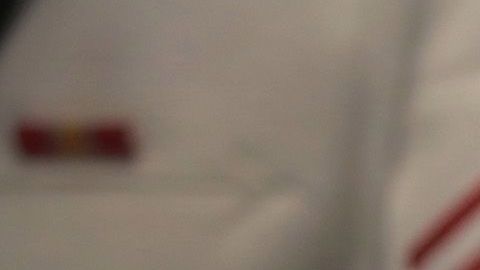 Un programa militar permite a soldados a obtener la ciudadanía, pero las restricciones han aumentado.