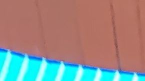 Una manifestante es arrestada por la policía en la entrada principal del Barclays Center.