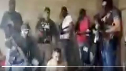 VIDEO: Grupo Pantera del CJNG interrogan y decapitan a huachicolero