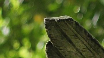 Los ángeles son representados en estatuas religiosas.