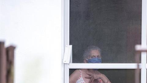 Detectan contagios en asilo de ancianos .