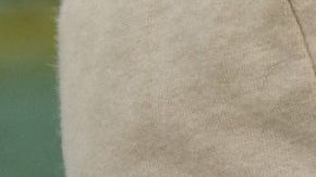 El intercambio de saliva en un beso de padre a hijo podría transferir gérmenes a la boca del pequeño.