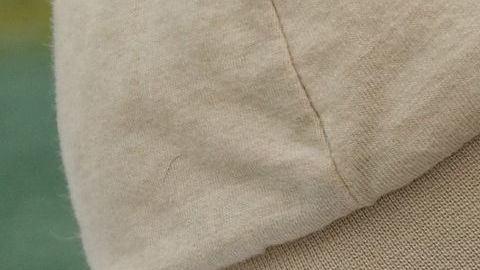 El intercambio de saliva en un beso de padre a hijo podría transferir gérmenes a la boca del pequeño.