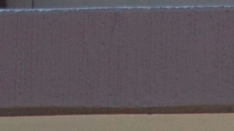 Muchos de los latinos no pueden teletrabajar o abandonar sus empleos.