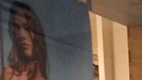 Imagen de un centro comercial de Miami completamente vacío tras la reapertura.