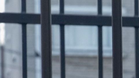 Primero que todo, habrá que asegurarnos que ninguna persona de la reunión tienen síntomas.