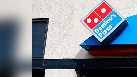 También le dieron una tarjeta de regalo más de $100 dólares para toda la familia.