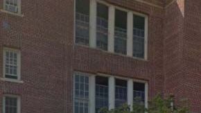 Los detenidos son estudiantes de Intermediate School 102, en Elmhurst. Los detenidos son estudiantes de Intermediate School 102, en Elmhurst. 