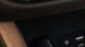 Cuando no estés conduciendo, el gel antibacterial debe ser retirado del auto para evitar accidentes.