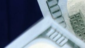 Economistas creen que los billetes de $100 deberían ser retirados de la circulación.