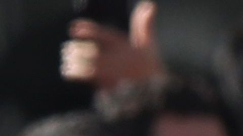 Colin Kaepernick, quarterback de los 49ers, durante el himno nacional antes de un juego de 2016.