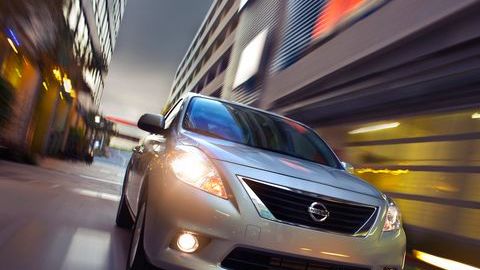 El nuevo Nissan Versa 2012 es uno de los vehículos compactos preferidos en el mercado.