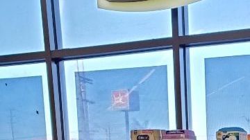 Laura Orantes, una trabajadora esencial de farmacia. (Foto Cortesía)