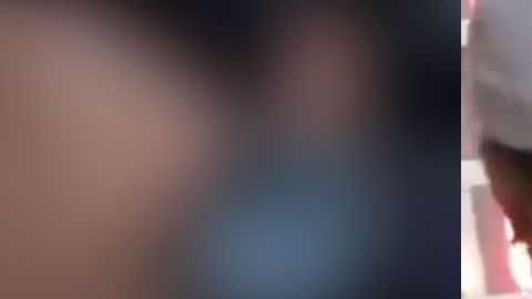 Varias personas fueron testigos del altercado y lo grabaron en sus teléfonos.