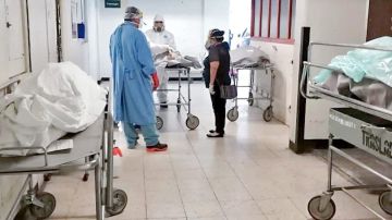 Hospitales saturados por fallecidos de COVID-19.