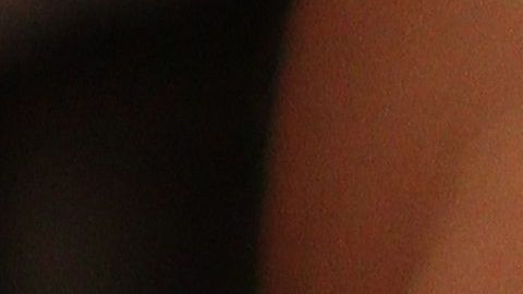 La madre de su novia no sabía que se estaban viendo a escondidas.