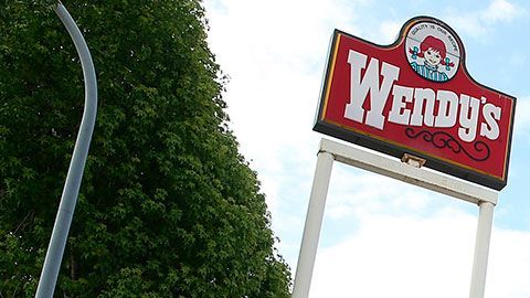 Sólo podrás llevarte un sándwich gratis a la semana.